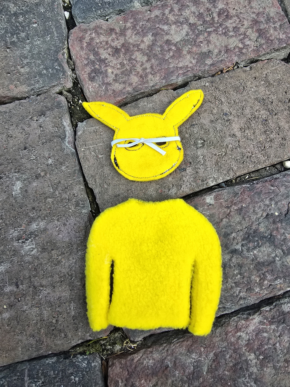 Pikachu Elf On The Shelf Costume Pokemon - Picture 2 of 2